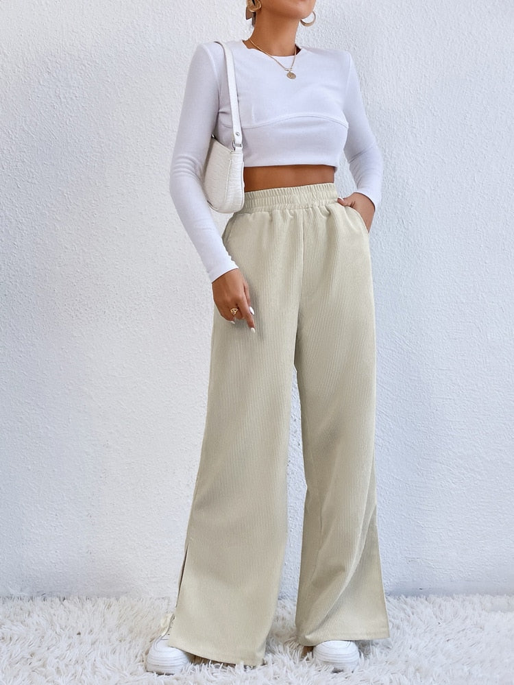 Classic Vintage Pants with a Flattering Fit