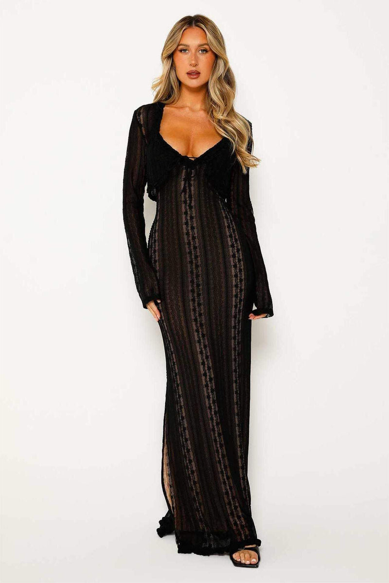 Gracefully Styled Dress for Any Occasion