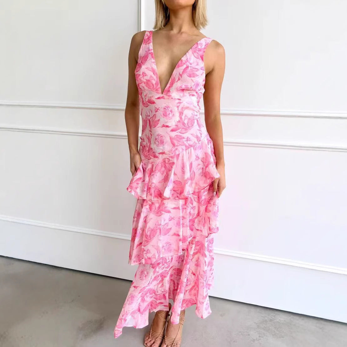 Beautifully Finished Dress in a Timeless Design