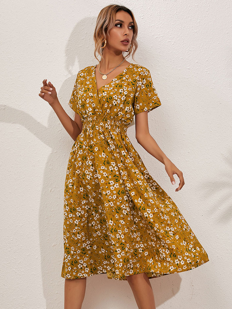 Effortlessly Elegant Dress with a Timeless Design