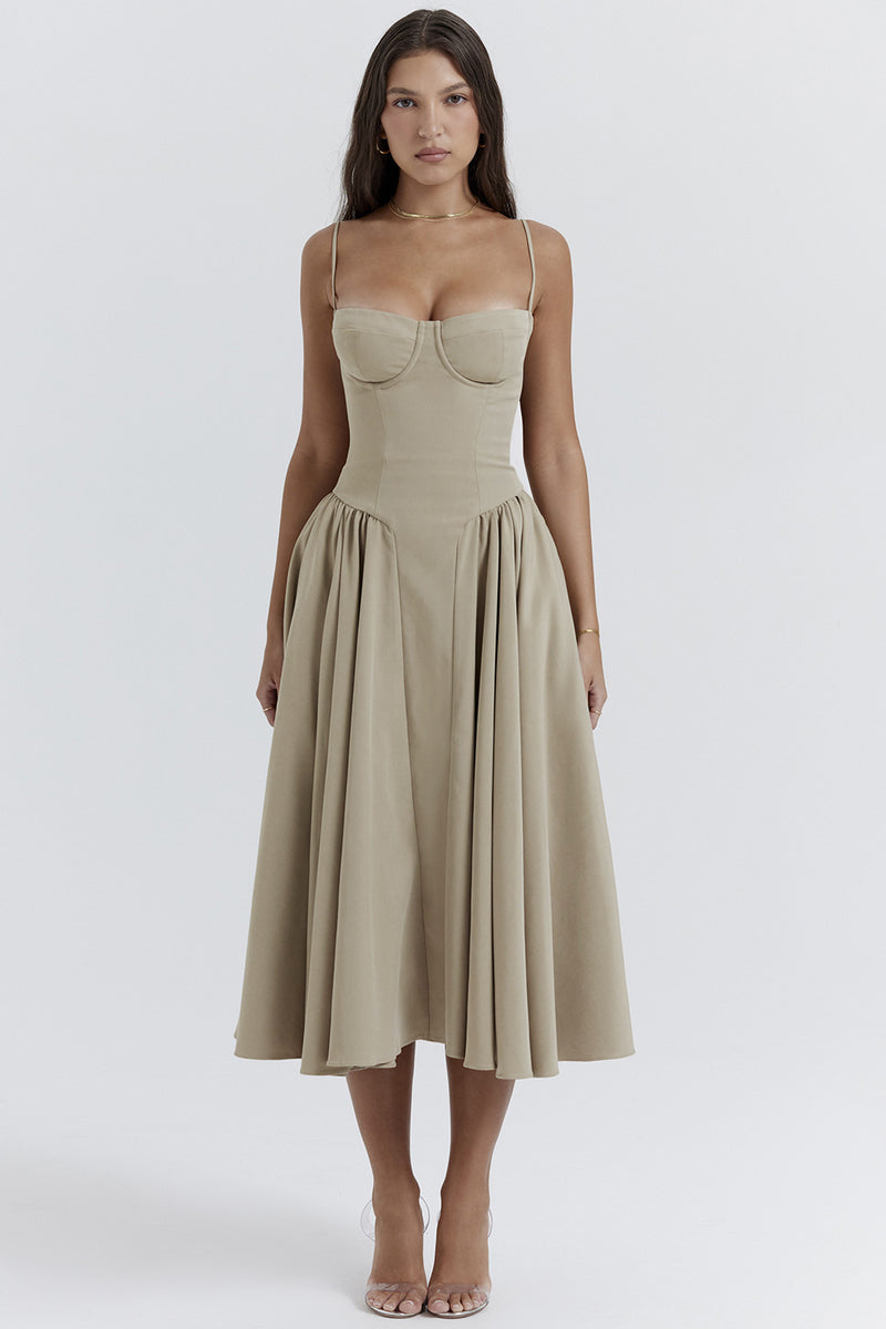 Classic Vintage Dress with a Flattering Fit