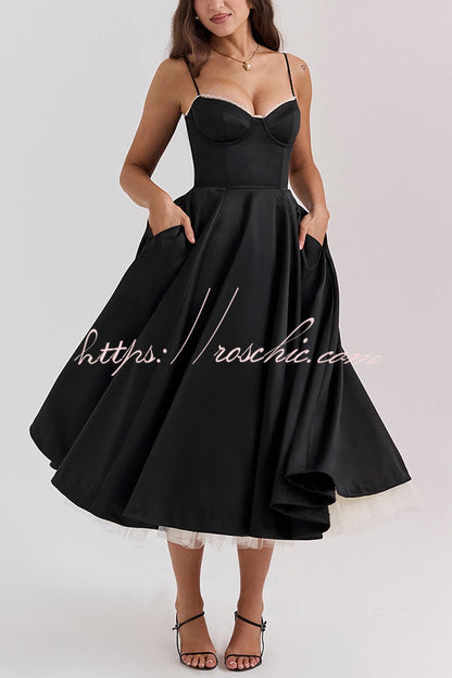 Well Tailored Dress with a Graceful Silhouette