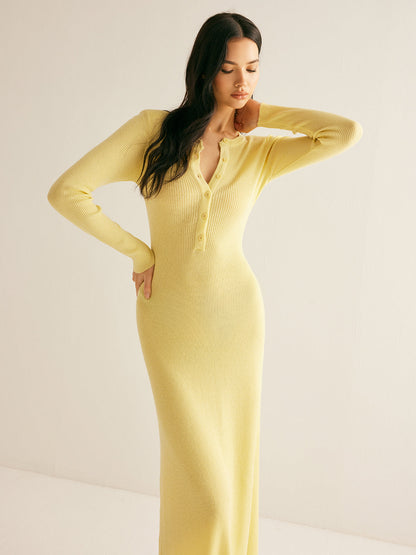 Well Tailored Sweater with a Graceful Silhouette