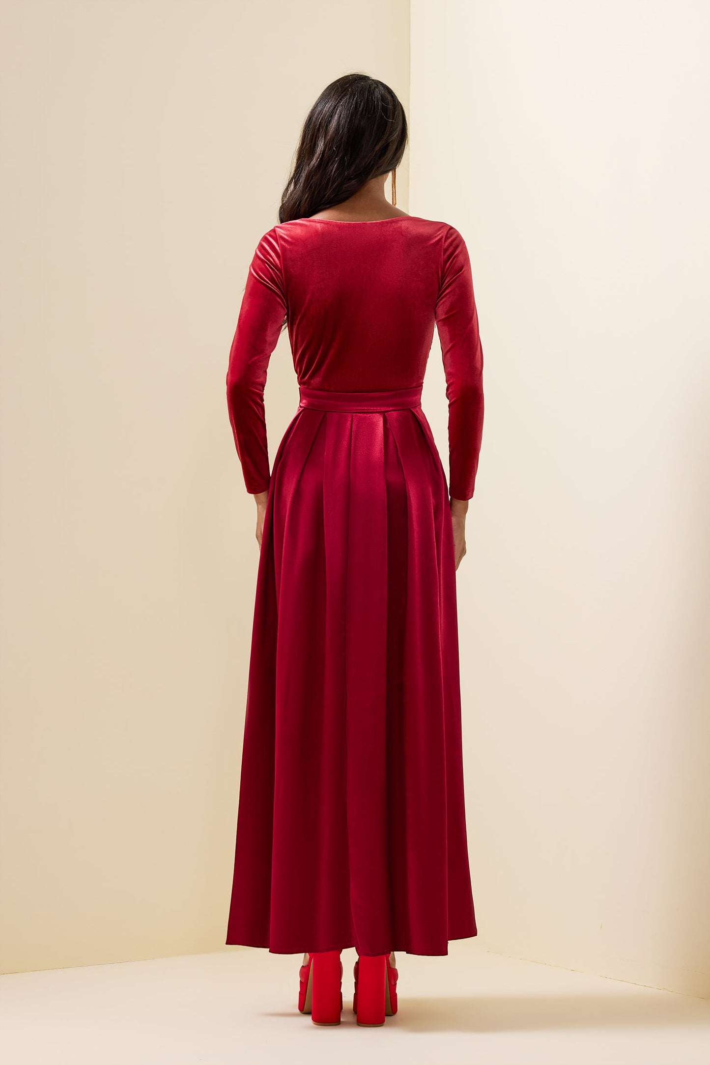 A Vintage Style Dress with Delicate Timeless Details