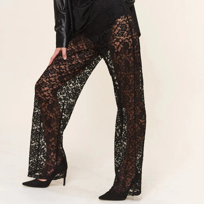 Effortlessly Elegant Pants with a Timeless Design
