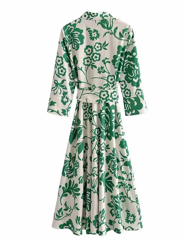 Well Tailored Dress with a Graceful Silhouette