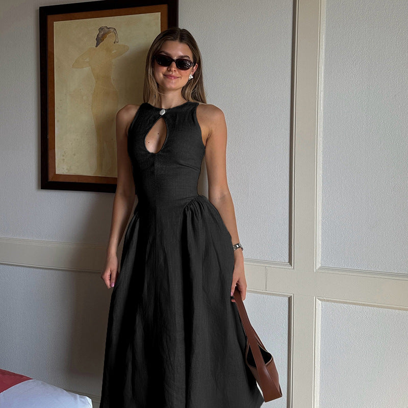 Beautifully Finished Dress in a Timeless Design