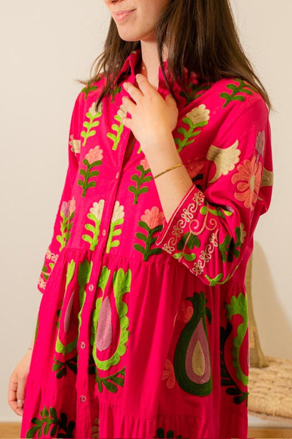Beautifully Finished Dress in a Timeless Design