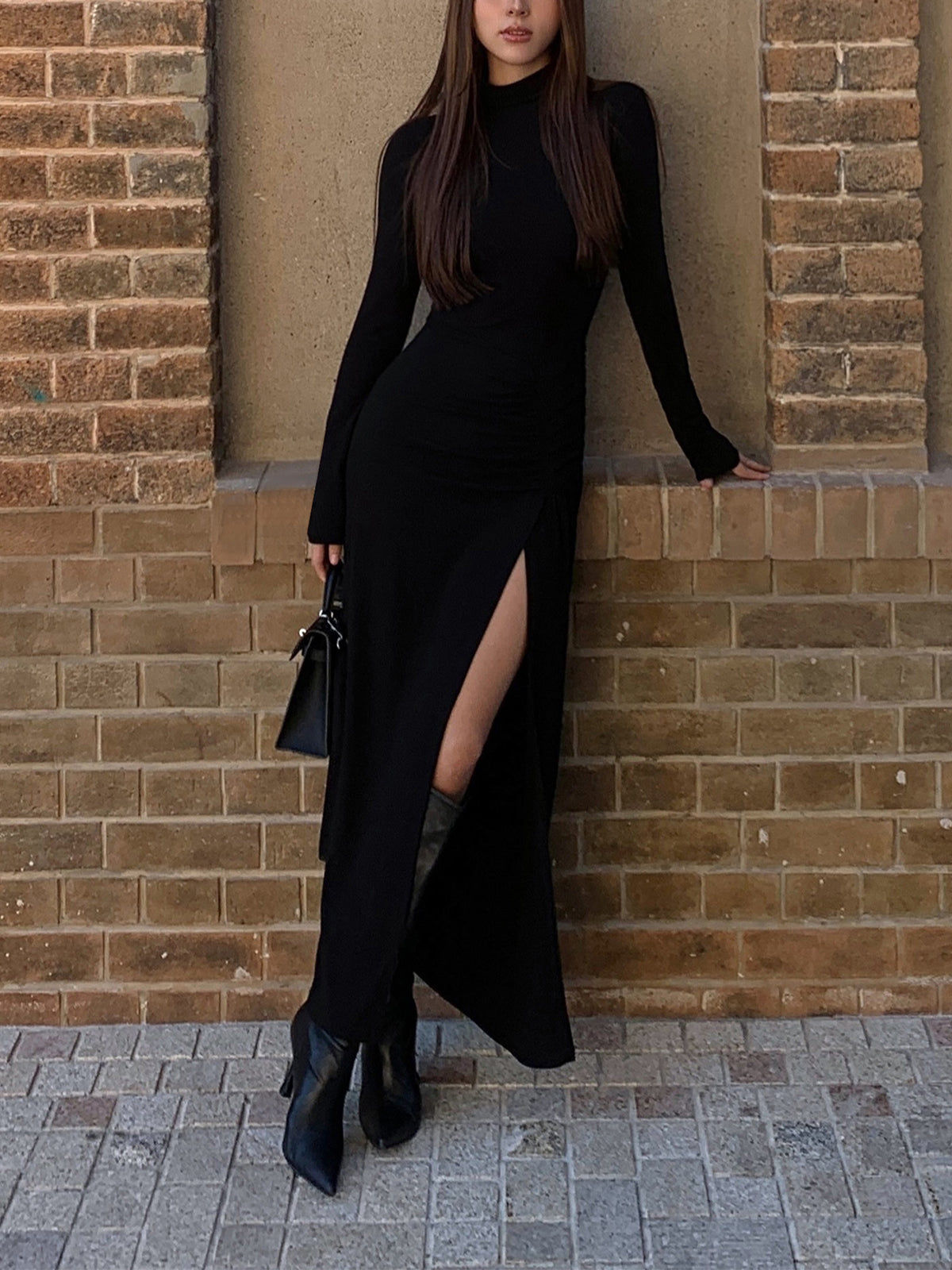 Beautifully Finished Dress in a Timeless Design