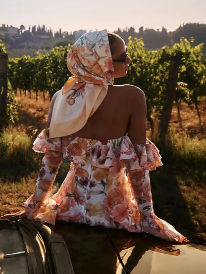 Well Tailored Dress with a Graceful Silhouette