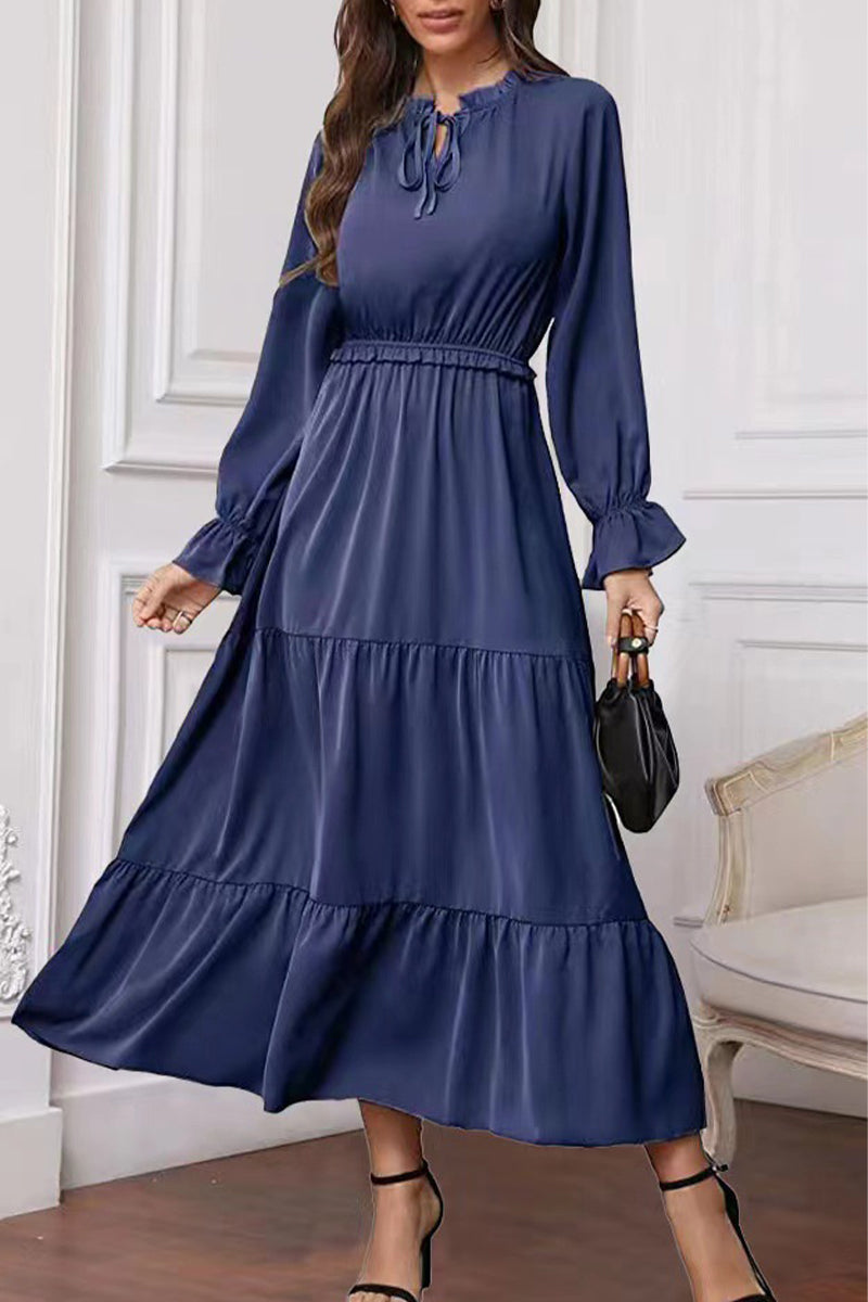 Beautifully Finished Dress in a Timeless Design