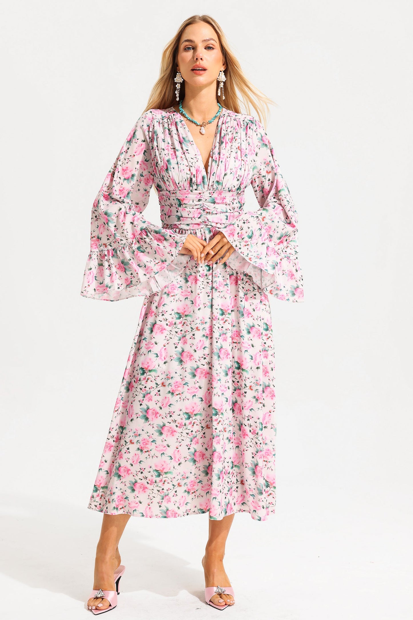 Classic Vintage Dress with a Flattering Fit