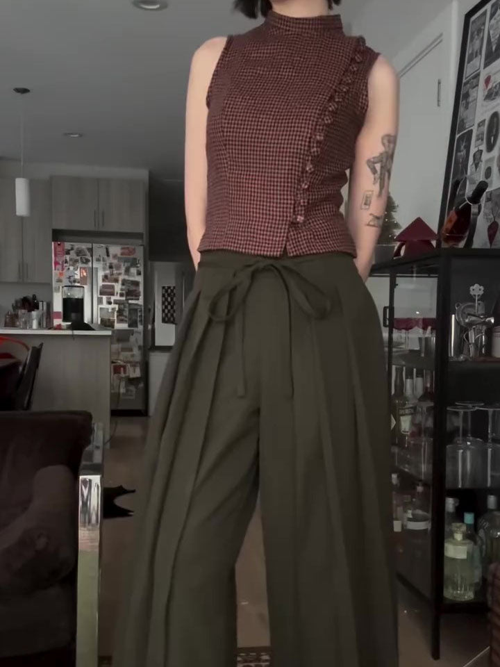 Beautifully Finished Pants in a Timeless Design
