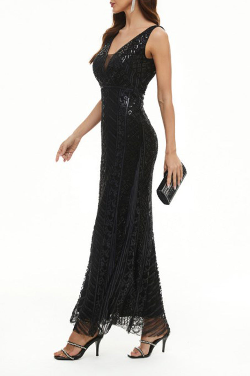 Well Tailored Dress with a Graceful Silhouette