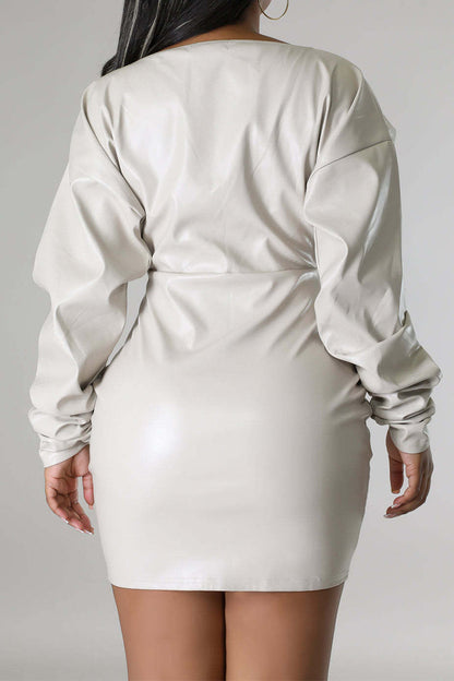 Beautifully Finished Dress in a Timeless Design