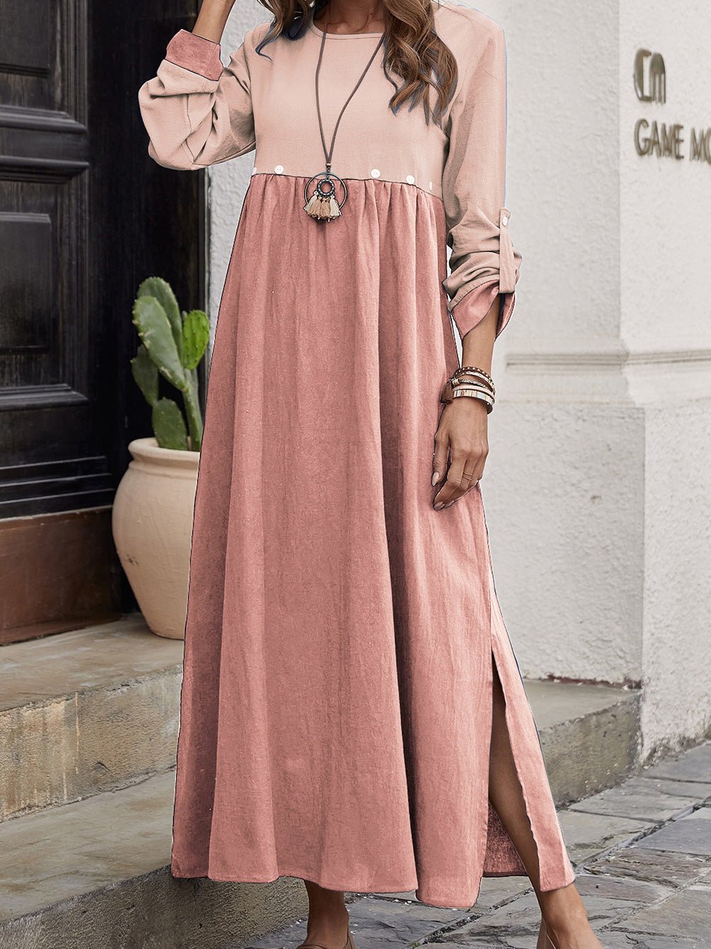 Well Tailored Dress with a Graceful Silhouette