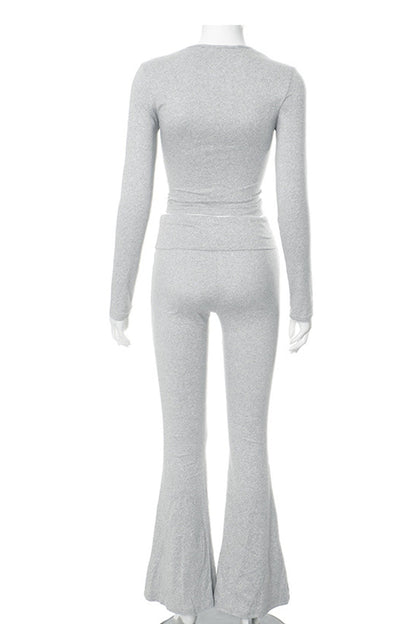 Effortlessly Elegant Pants with a Timeless Design