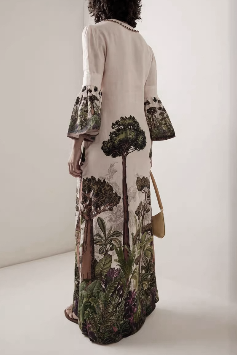 Beautifully Finished Dress in a Timeless Design