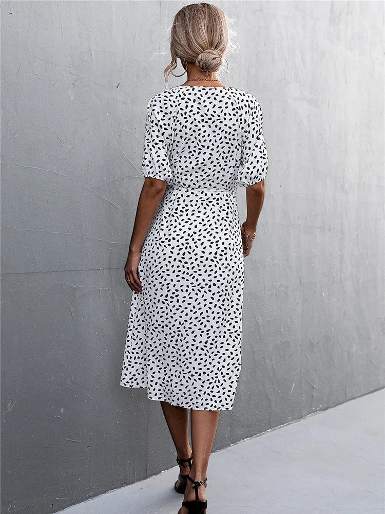 Gracefully Styled Dress for Any Occasion