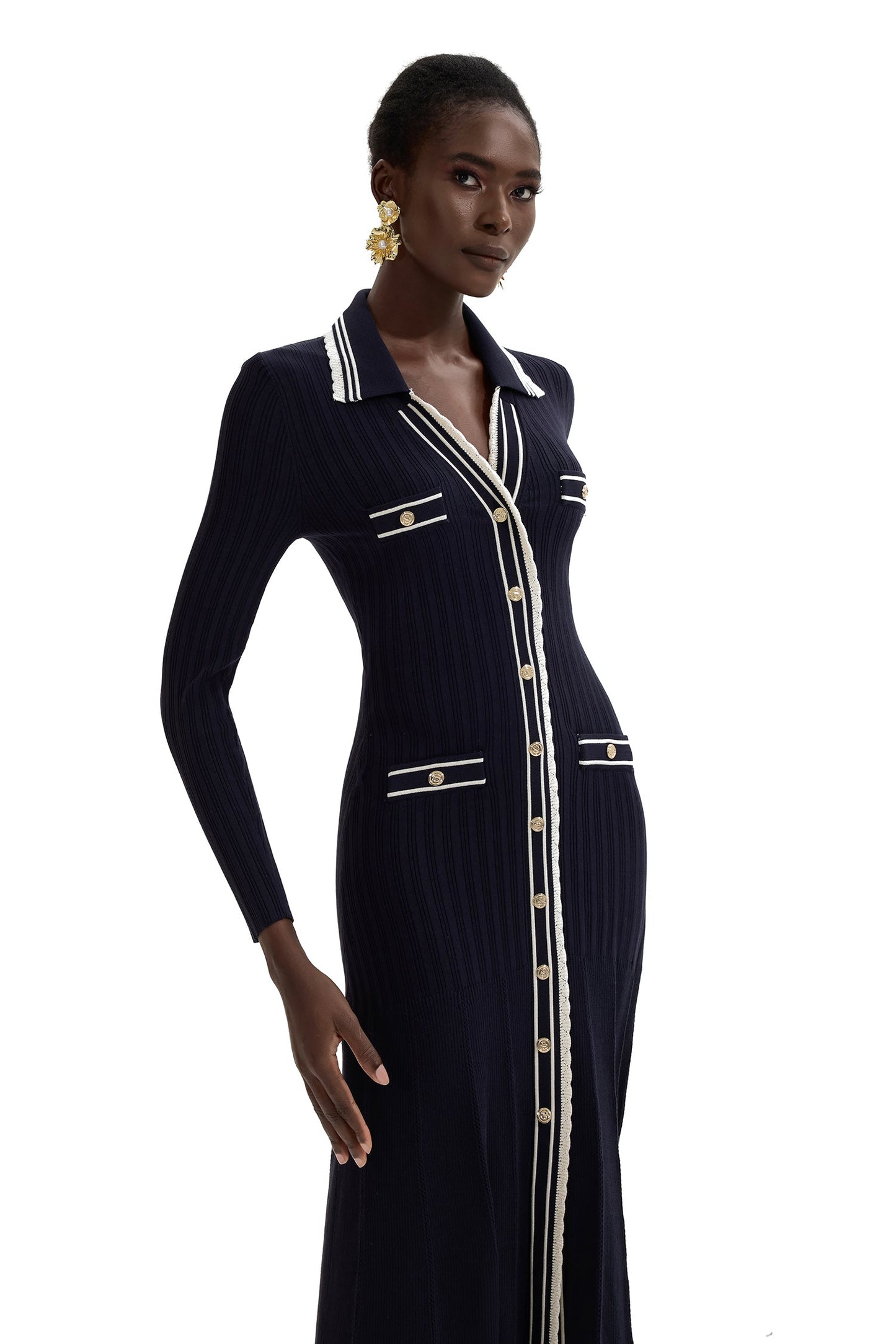 Beautifully Finished Dress in a Timeless Design