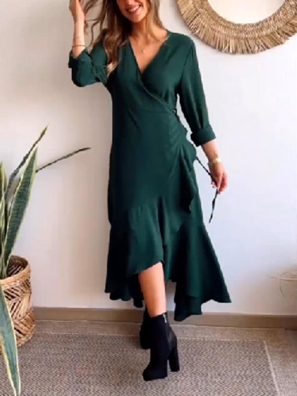 Effortlessly Elegant Dress with a Timeless Design