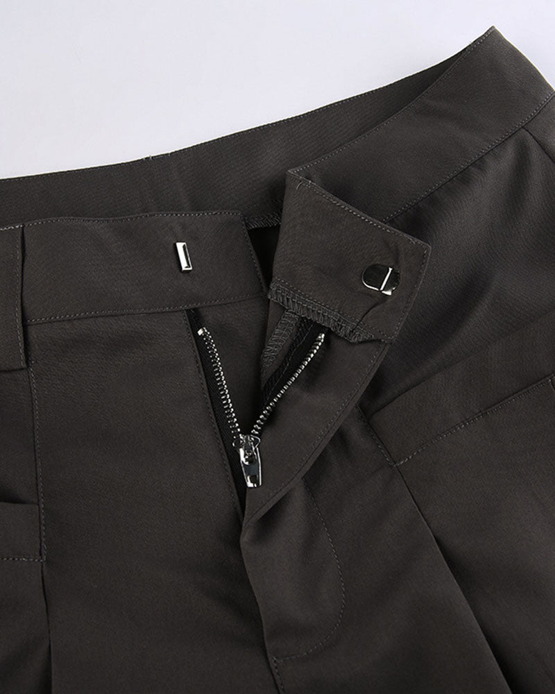 Effortlessly Elegant Pants with a Timeless Design