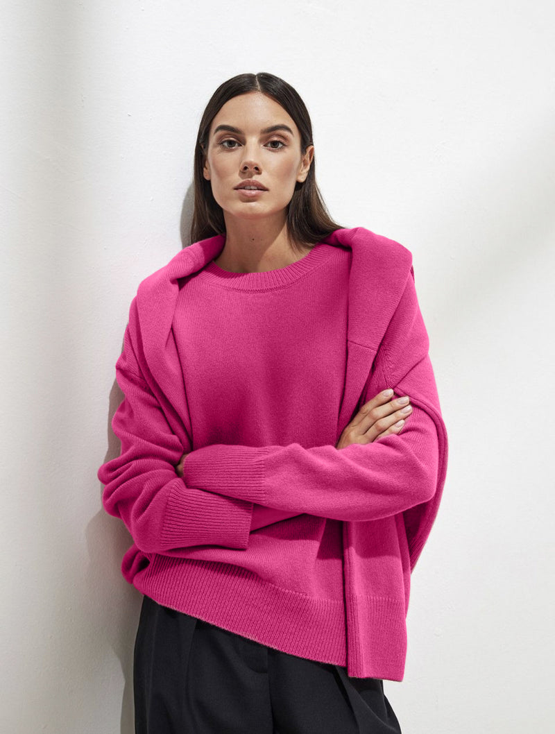 Effortlessly Elegant Sweater with a Timeless Design