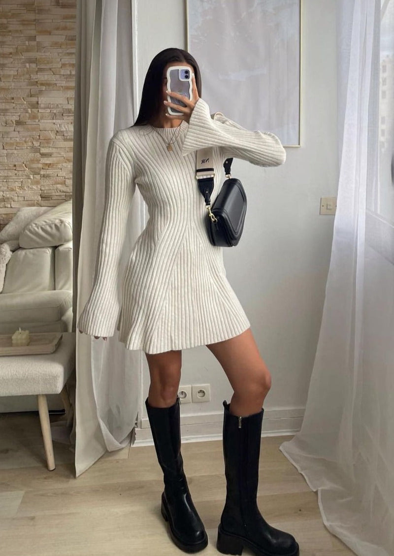 Gracefully Styled Dress for Any Occasion