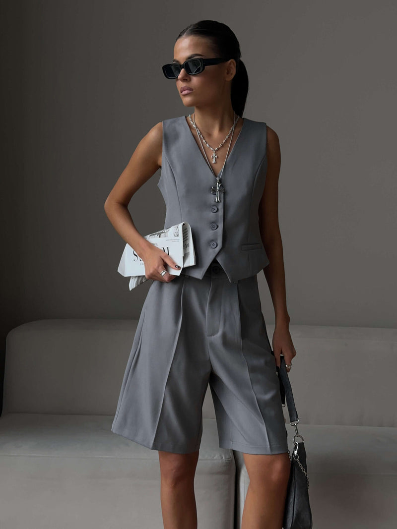 Effortlessly Elegant Garment with a Timeless Design