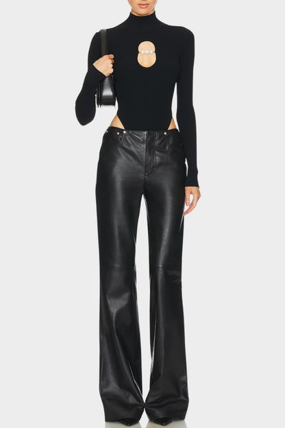 Effortlessly Elegant Garment with a Timeless Design