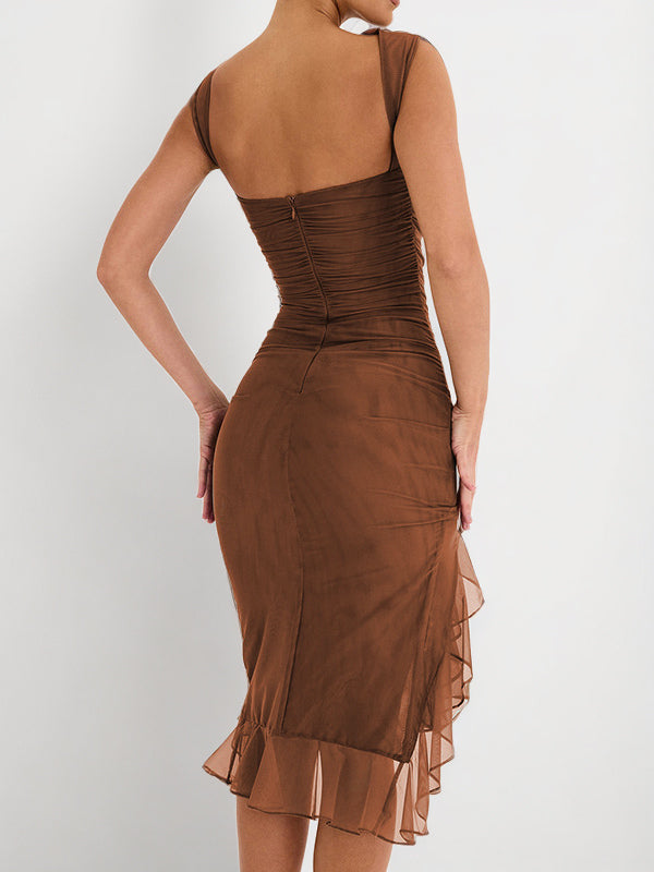 Well Tailored Dress with a Graceful Silhouette