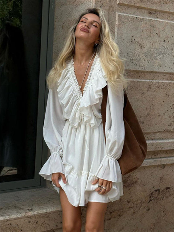 Effortlessly Elegant Dress with a Timeless Design
