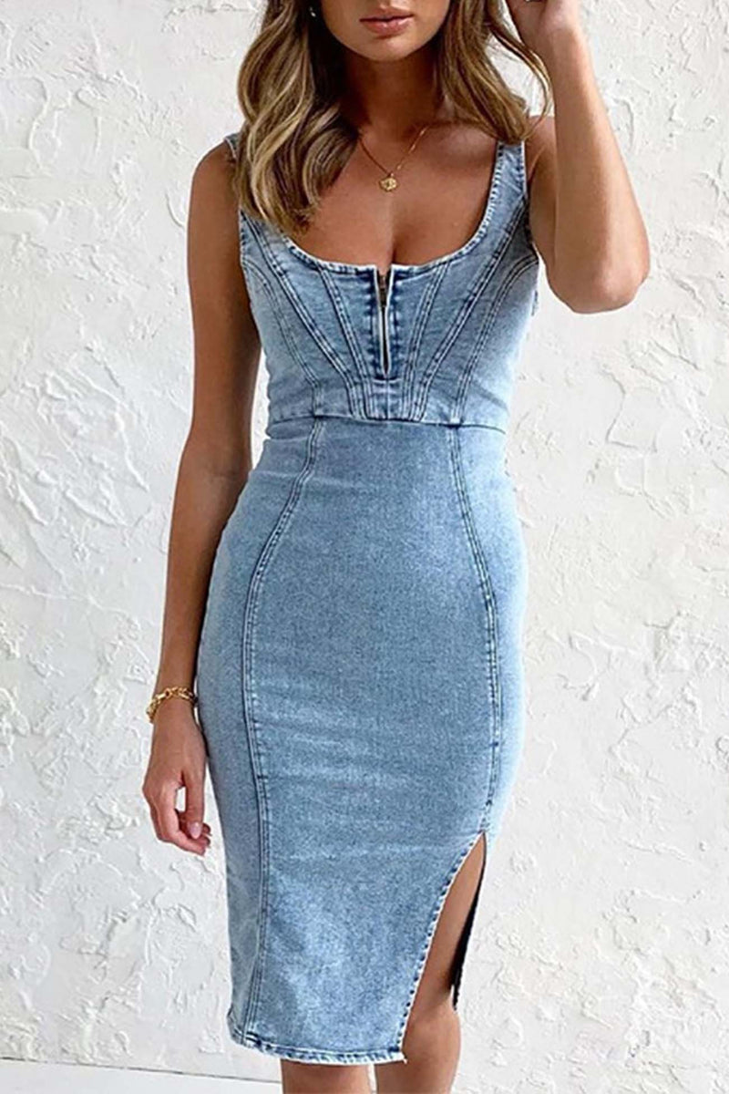 Sophisticated Dress with a Clean Classic Look