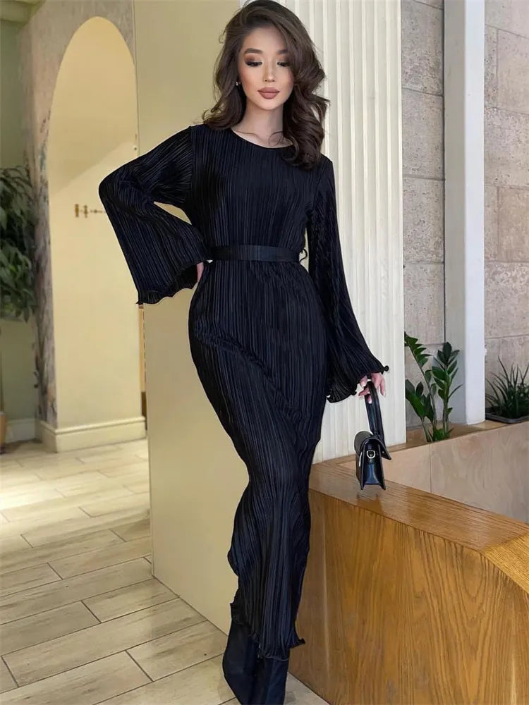 Sophisticated Dress with a Clean Classic Look