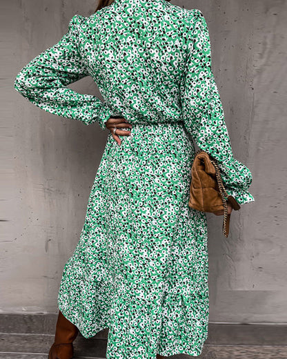 Effortlessly Elegant Dress with a Timeless Design