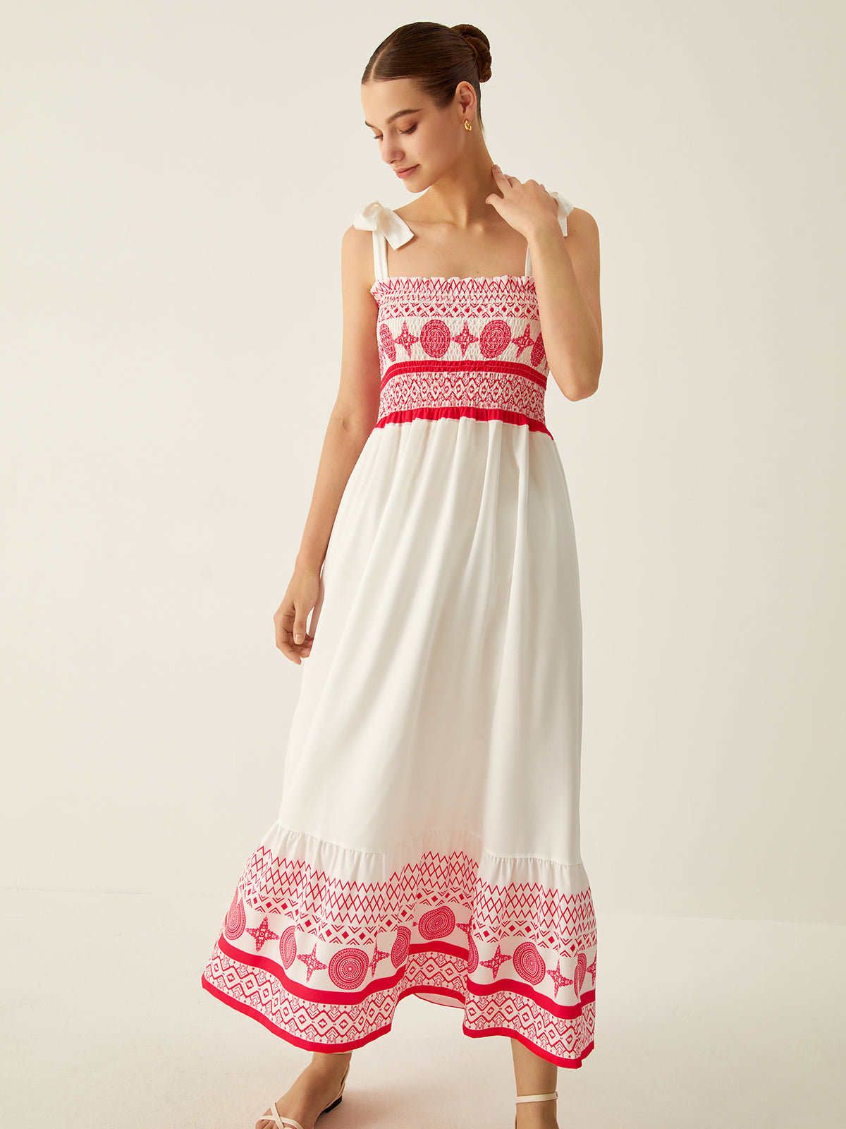 Well Tailored Dress with a Graceful Silhouette