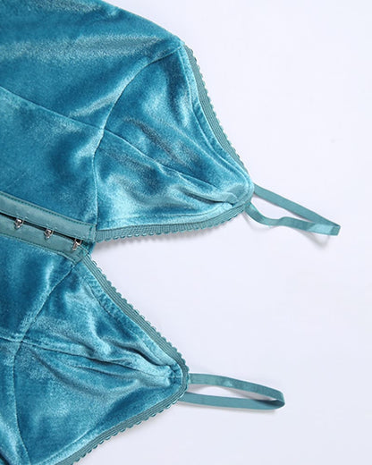 Beautifully Finished Garment in a Timeless Design