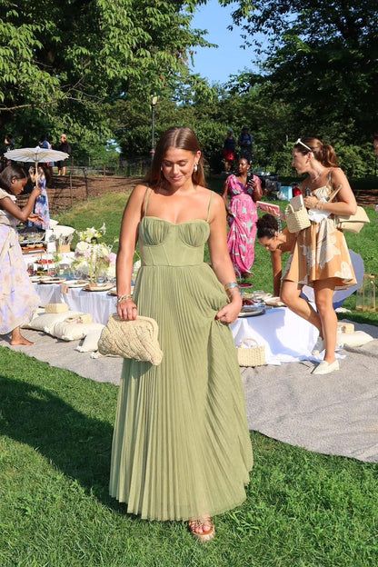 Beautifully Crafted Dress in a Classic Style