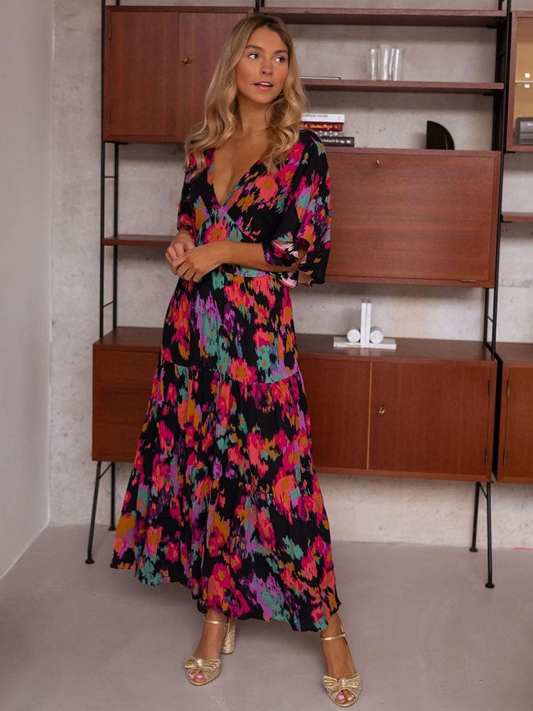 Classic Vintage Dress with a Flattering Fit