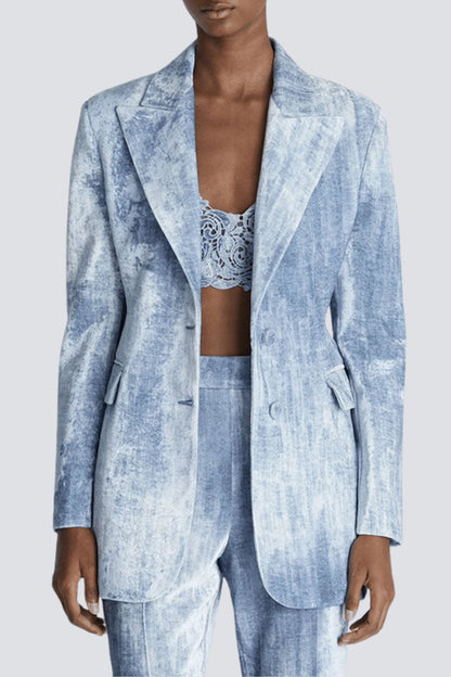 Beautifully Finished Garment in a Timeless Design