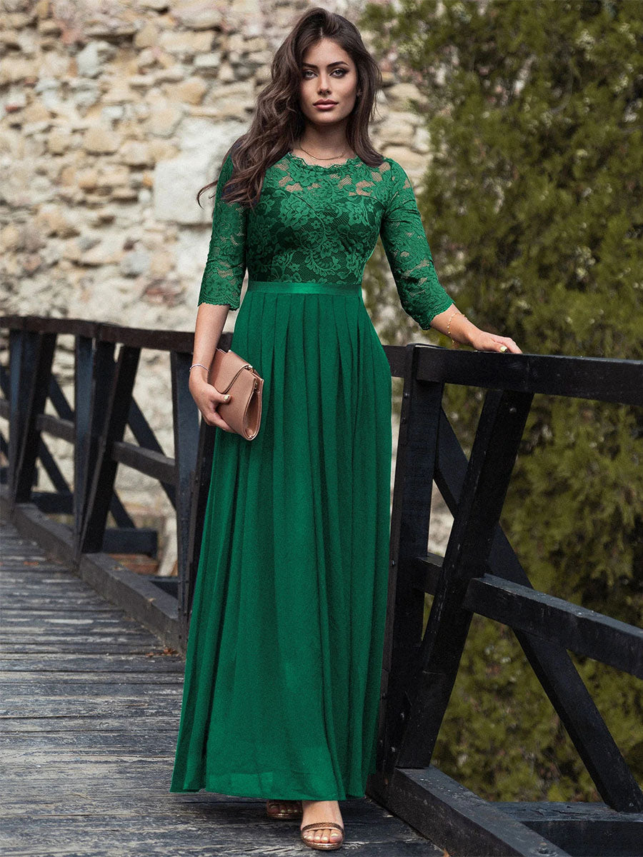 Classic Vintage Dress with a Flattering Fit