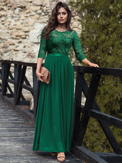 Classic Vintage Dress with a Flattering Fit
