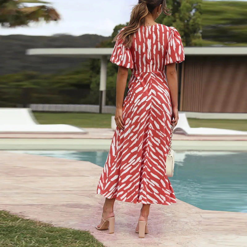 Effortlessly Elegant Dress with a Timeless Design