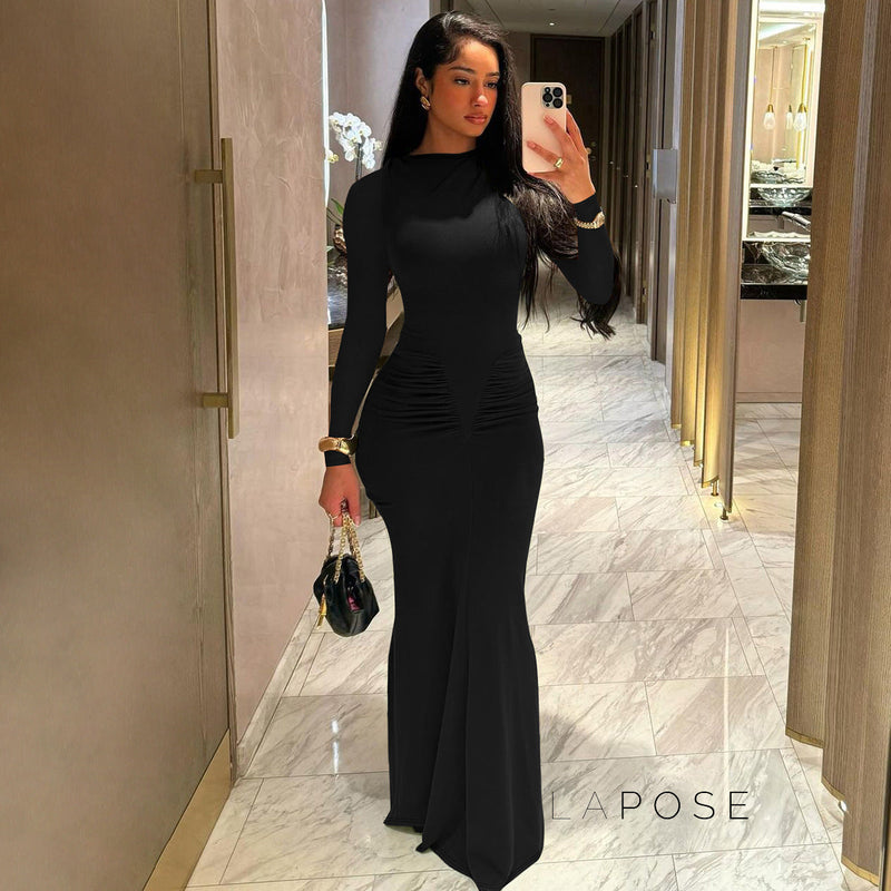 Effortlessly Elegant Dress with a Timeless Design