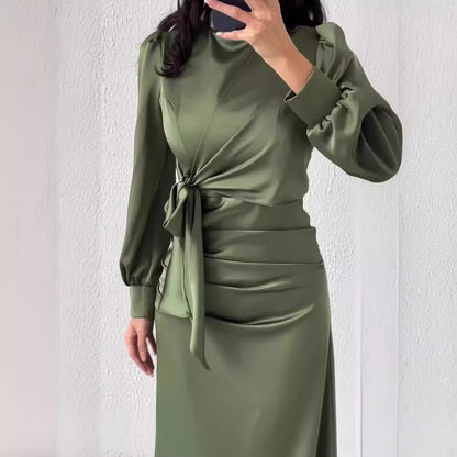 Effortlessly Elegant Dress with a Timeless Design