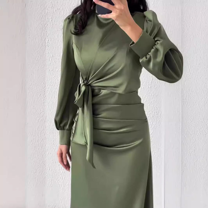 Effortlessly Elegant Dress with a Timeless Design