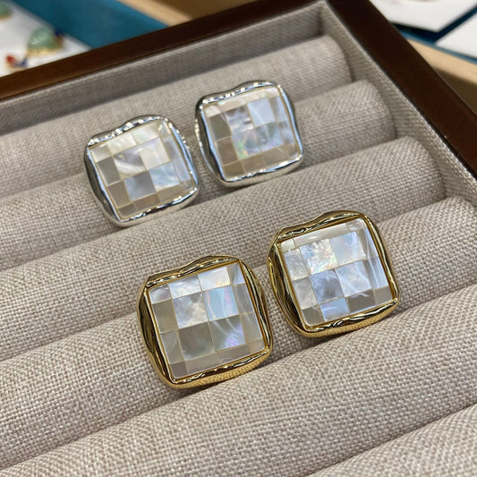 Charming Earring for Any Occasion