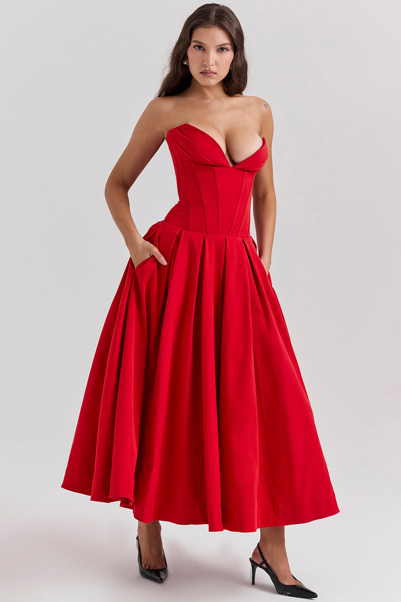 Beautifully Finished Dress in a Timeless Design