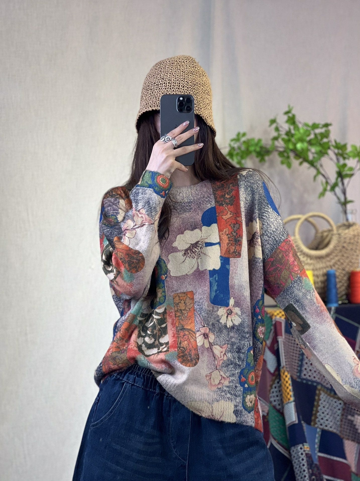 Well Tailored Sweater with a Graceful Silhouette