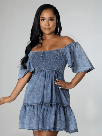 Classic Vintage Dress with a Flattering Fit